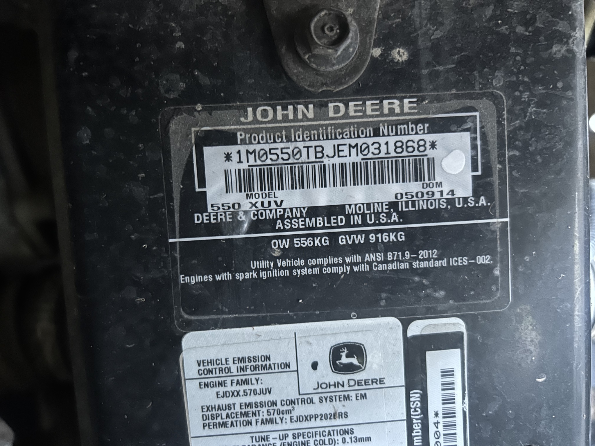 2014 John Deere XUV 550 GREEN Image 12