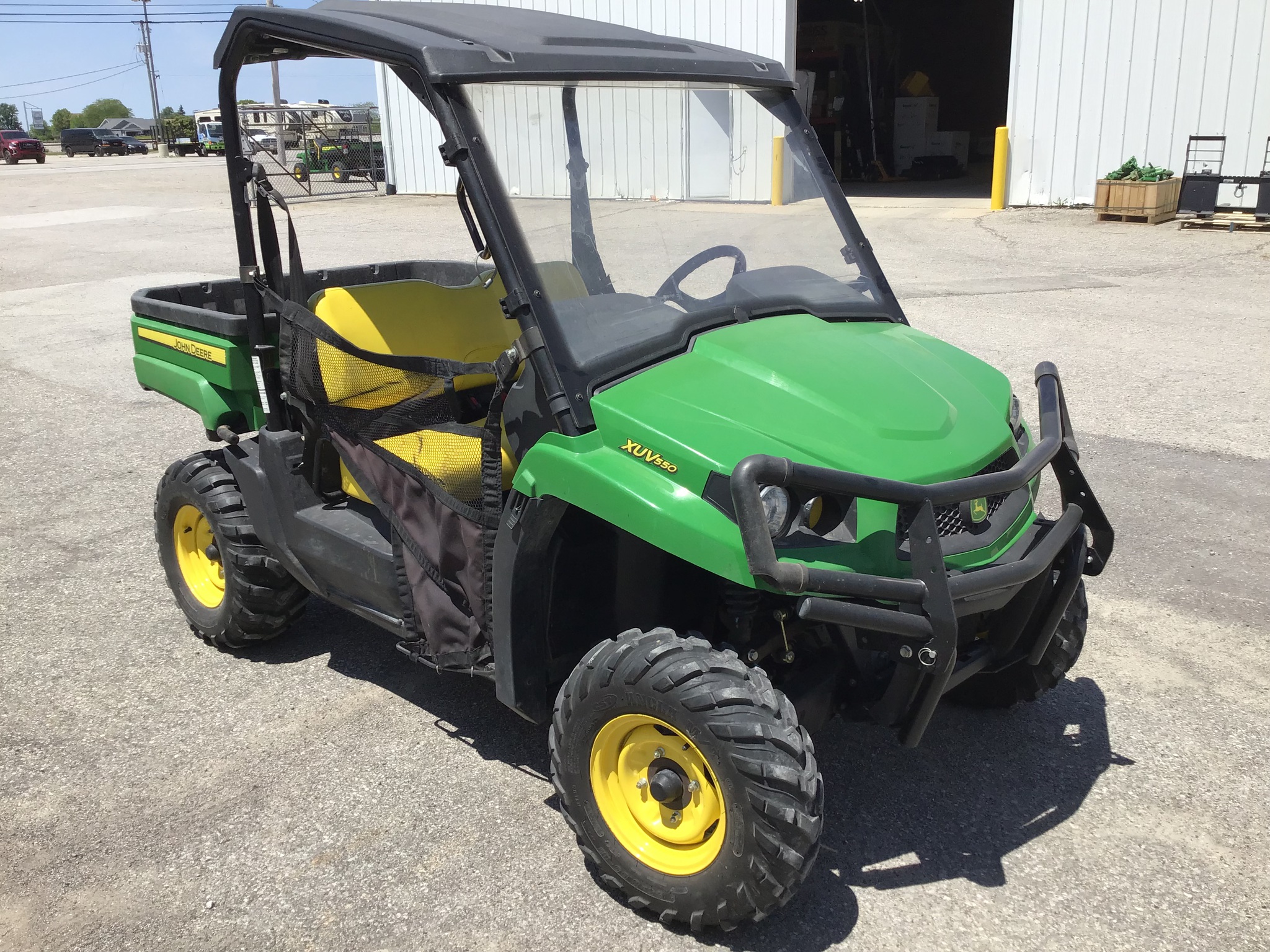 2014 John Deere XUV 550 GREEN Image 3