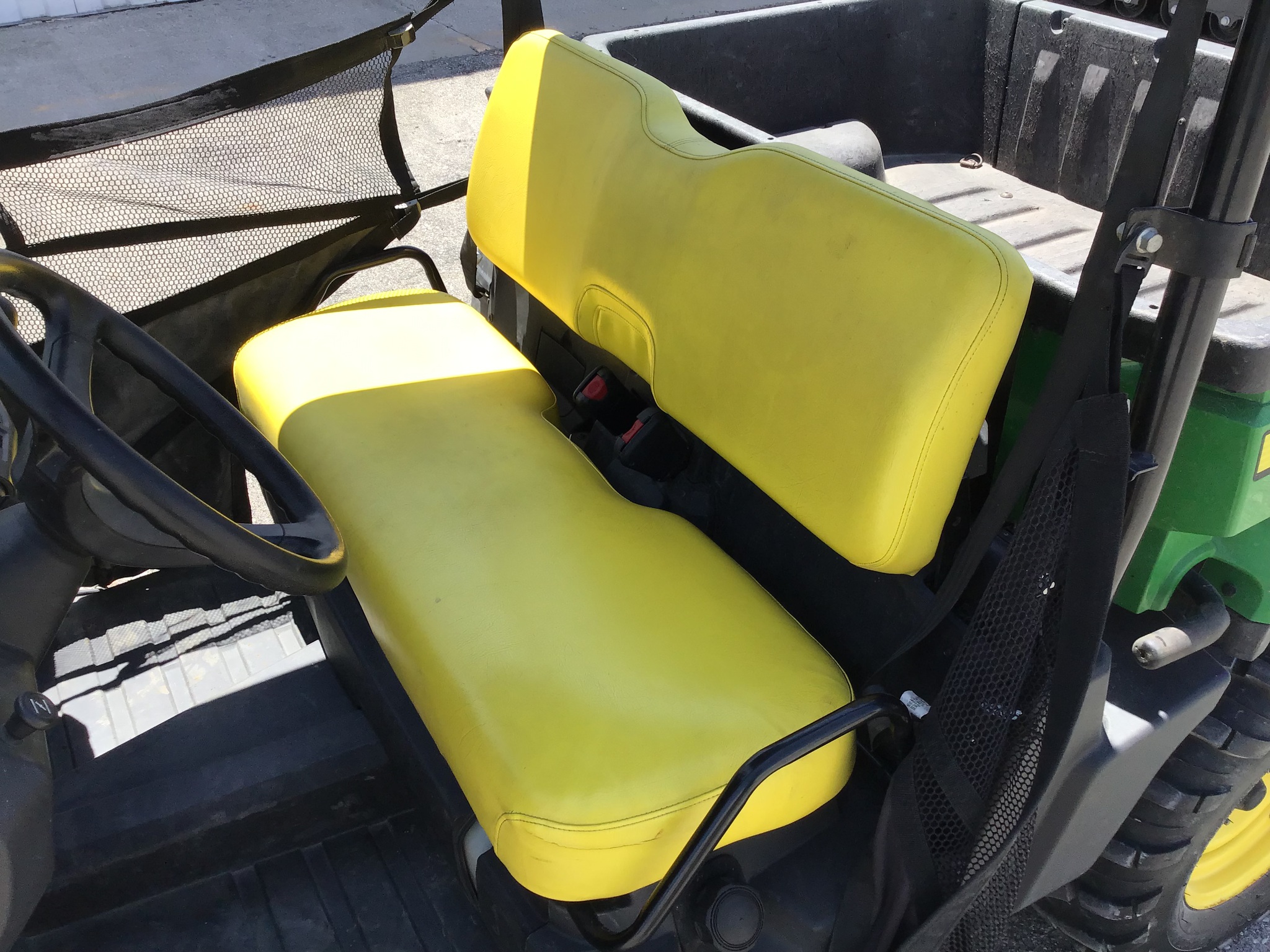 2014 John Deere XUV 550 GREEN Image 6