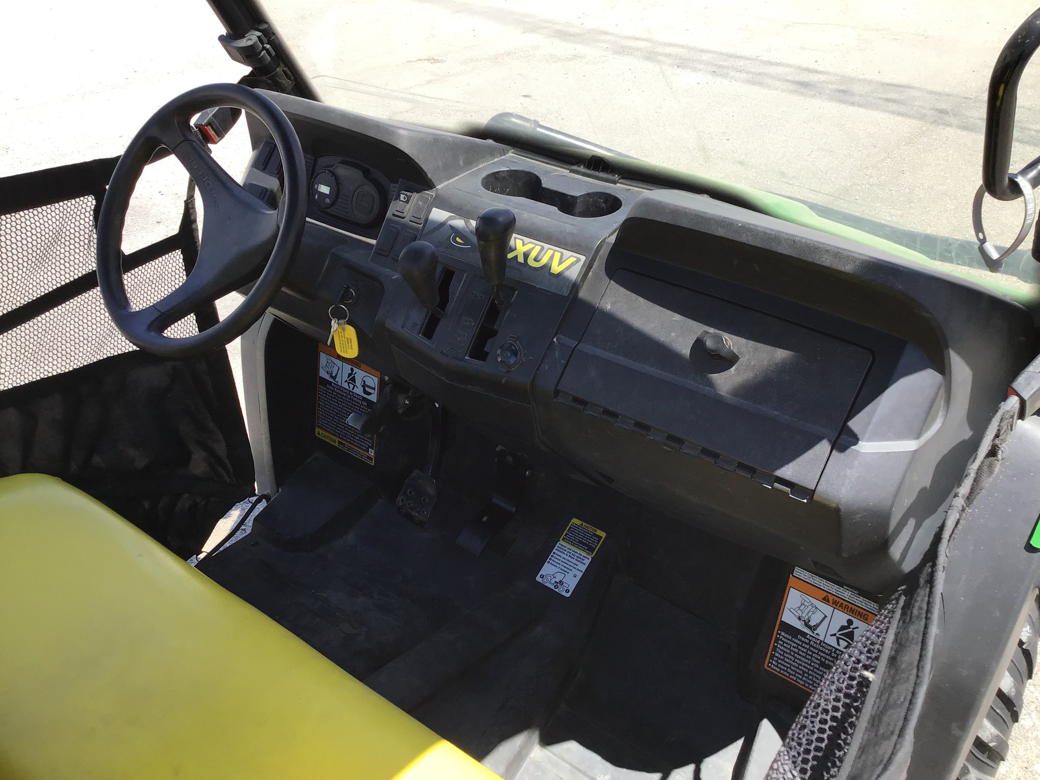 2014 John Deere XUV 550 GREEN Image 7