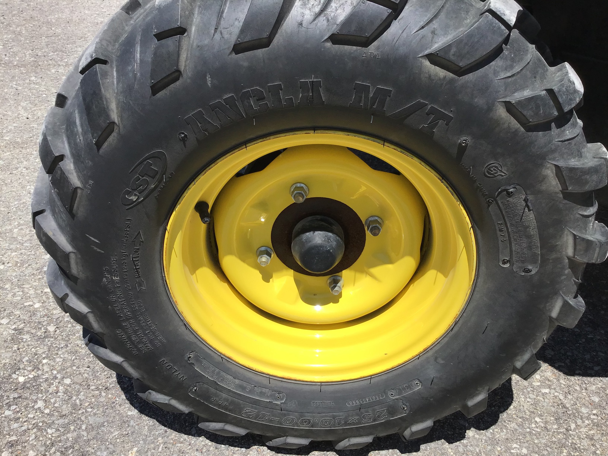 2014 John Deere XUV 550 GREEN Image 14