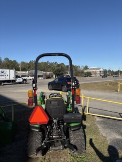 2024 John Deere 1023E Photo 2