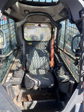 2020 John Deere 317G Photo 11