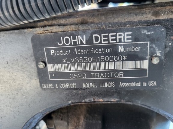 Photo of 2005 John Deere 3520