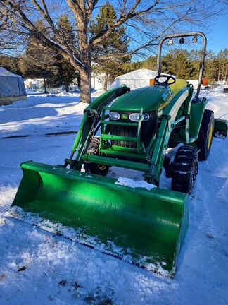 Photo of 2005 John Deere 3520