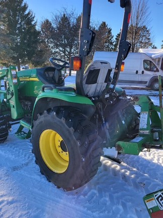 Photo of 2005 John Deere 3520