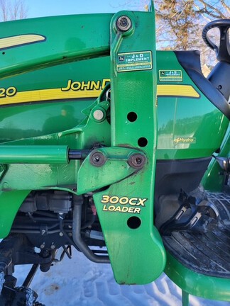 Photo of 2005 John Deere 3520