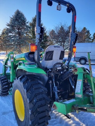 Photo of 2005 John Deere 3520
