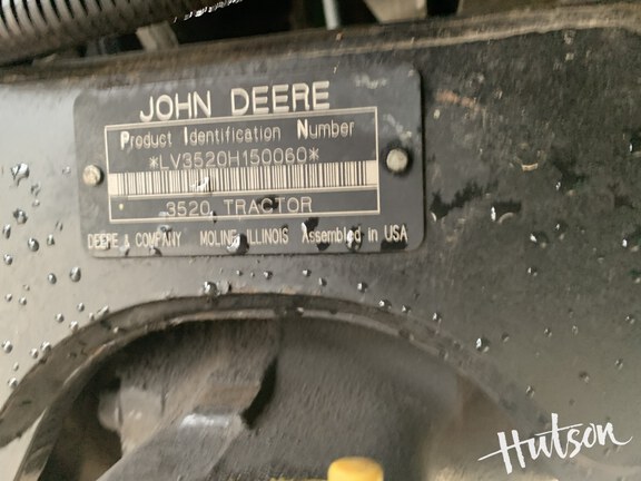 Photo of 2005 John Deere 3520
