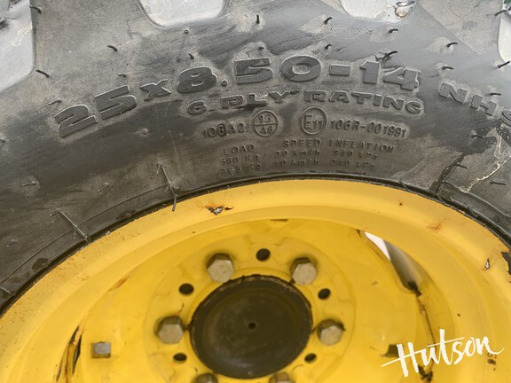 Photo of 2005 John Deere 3520