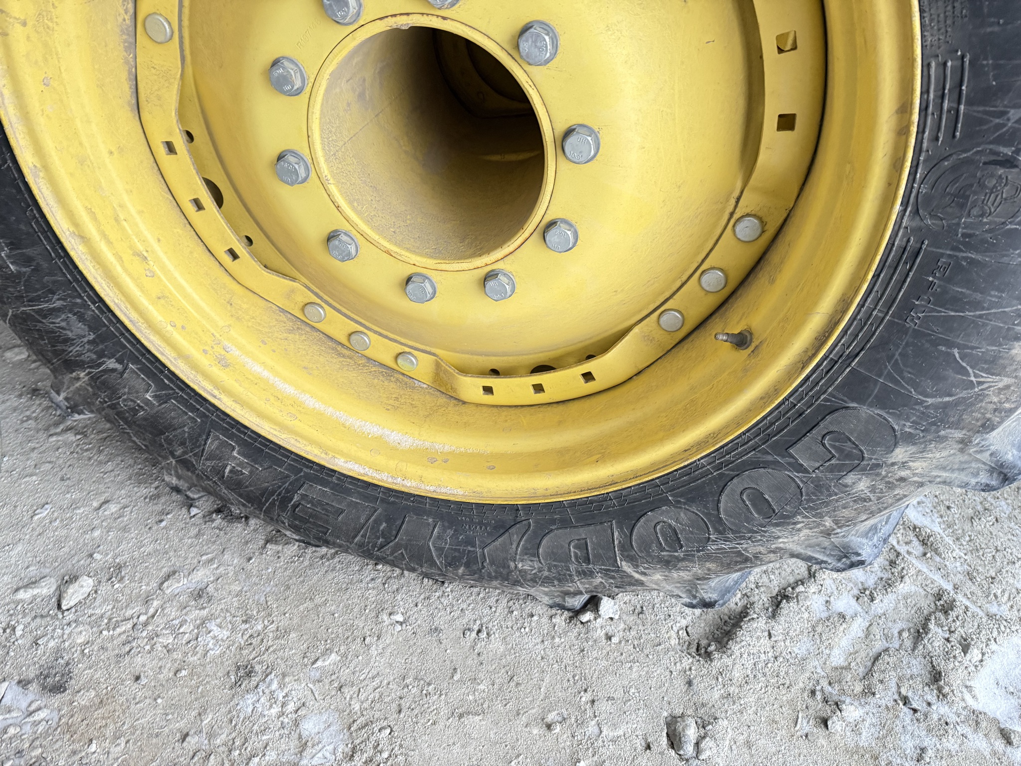 2015 John Deere 8345R Image 29