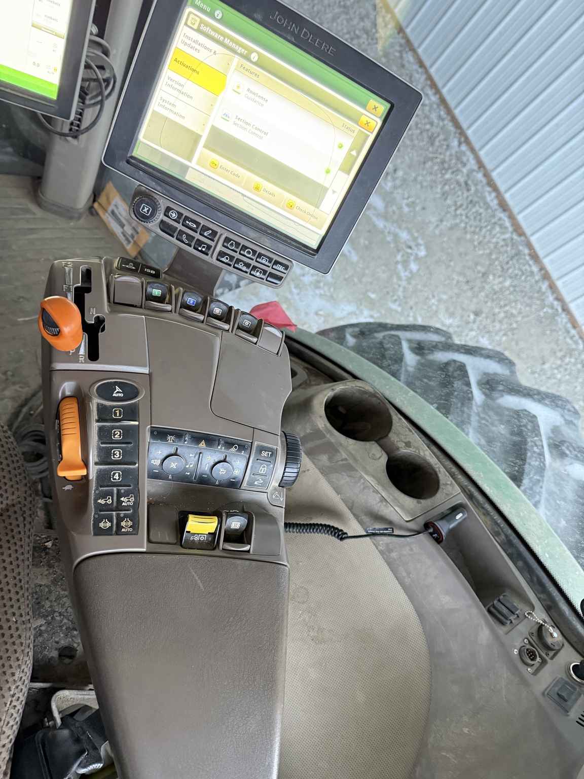 2015 John Deere 8345R Image 10