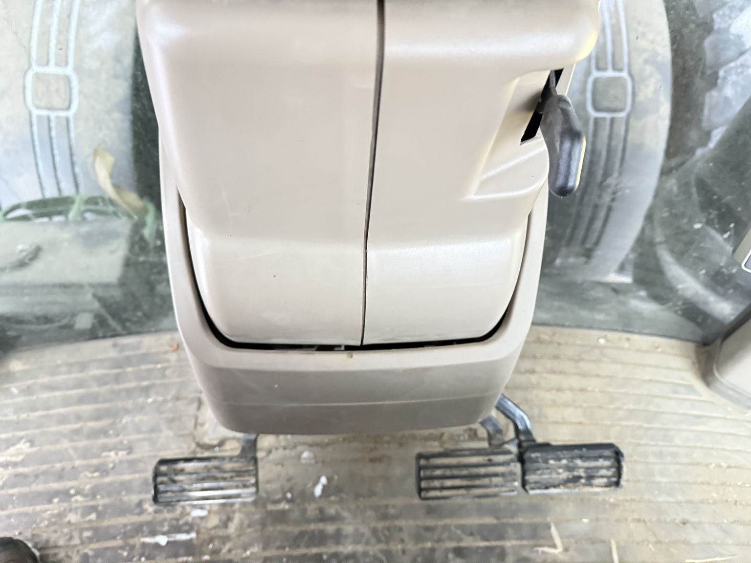 2015 John Deere 8345R Image 12