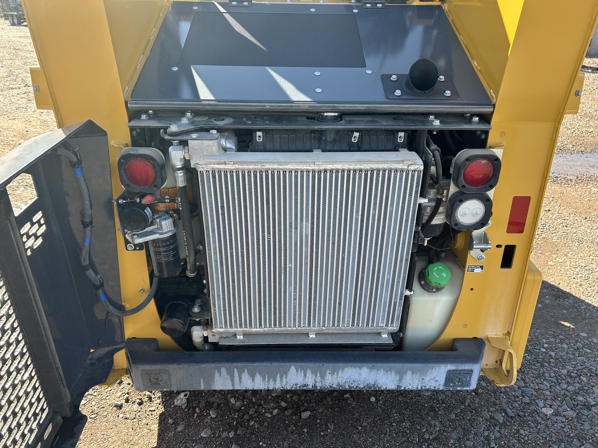 2022 John Deere 318G Image 10