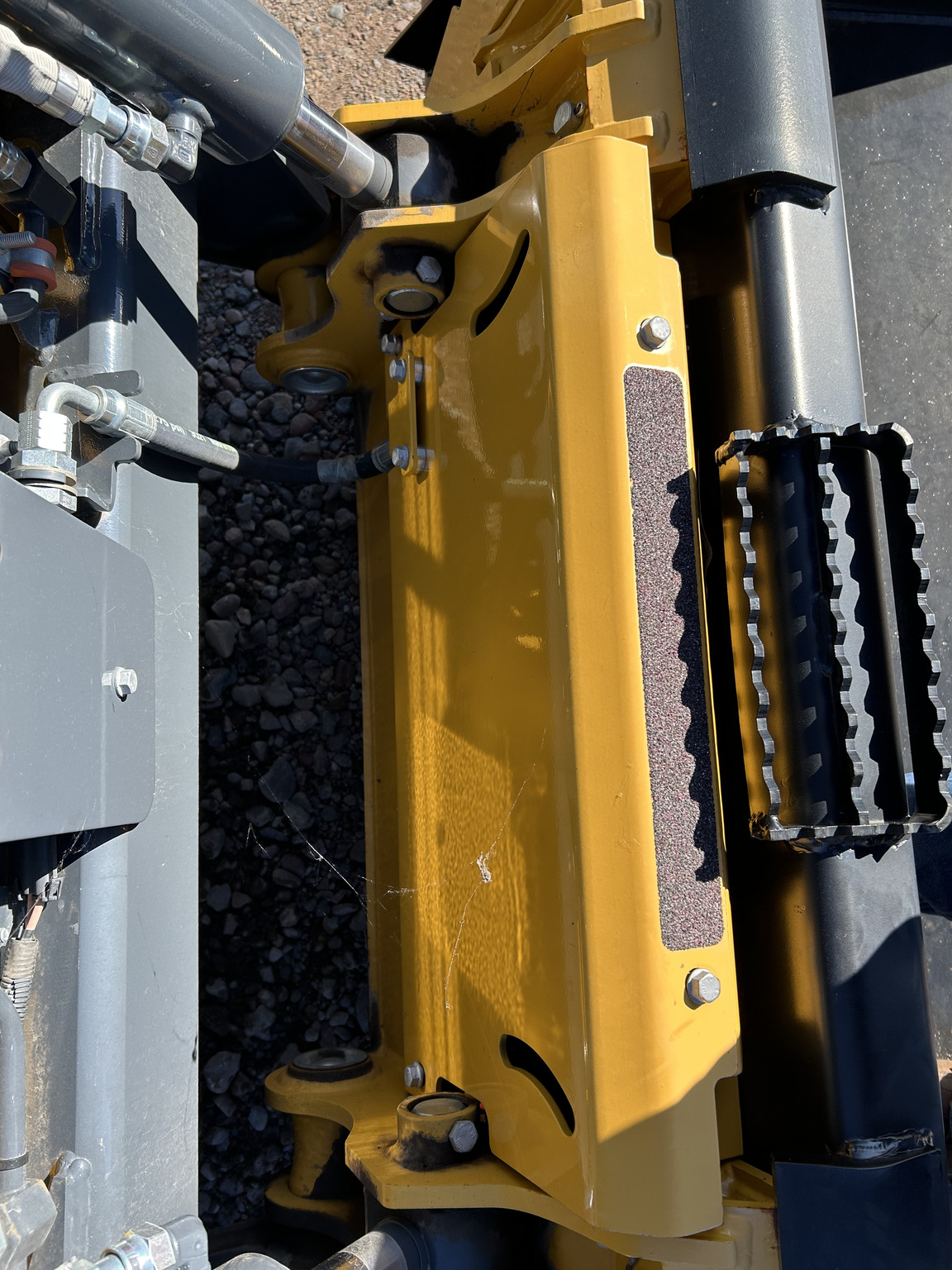 2022 John Deere 318G Image 11