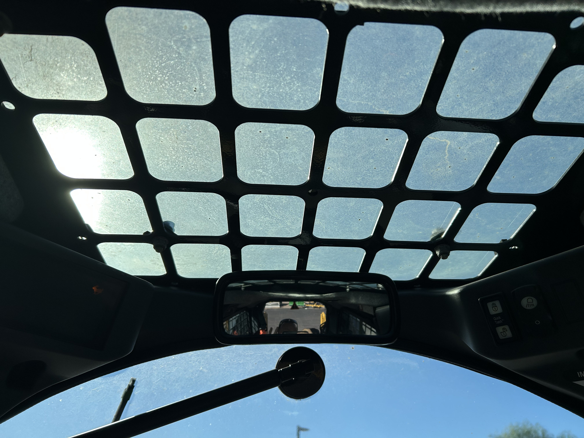 2022 John Deere 318G Image 17