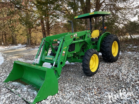 Photo of 2015 John Deere 5055E