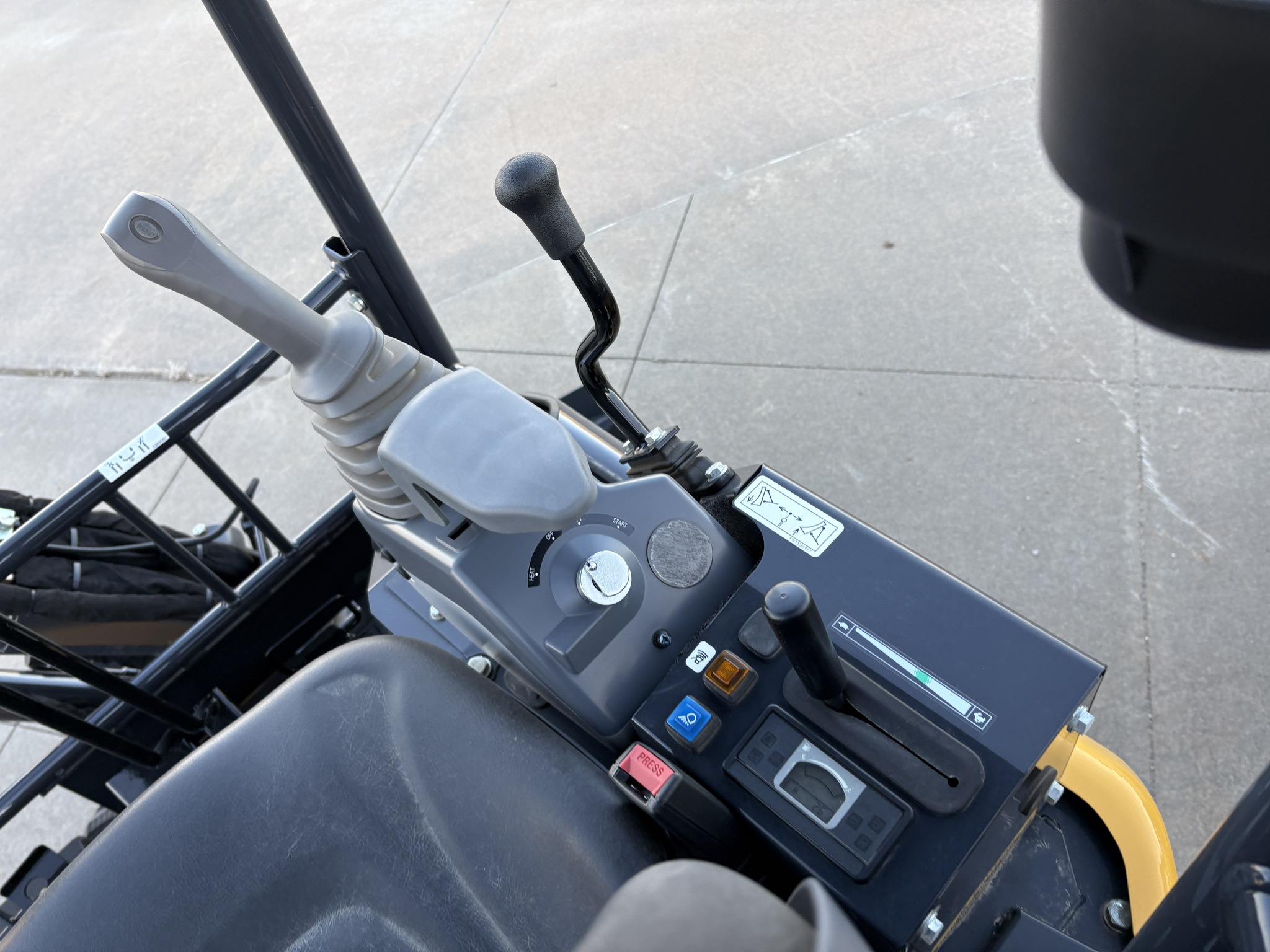 2025 John Deere 17 P Image 5