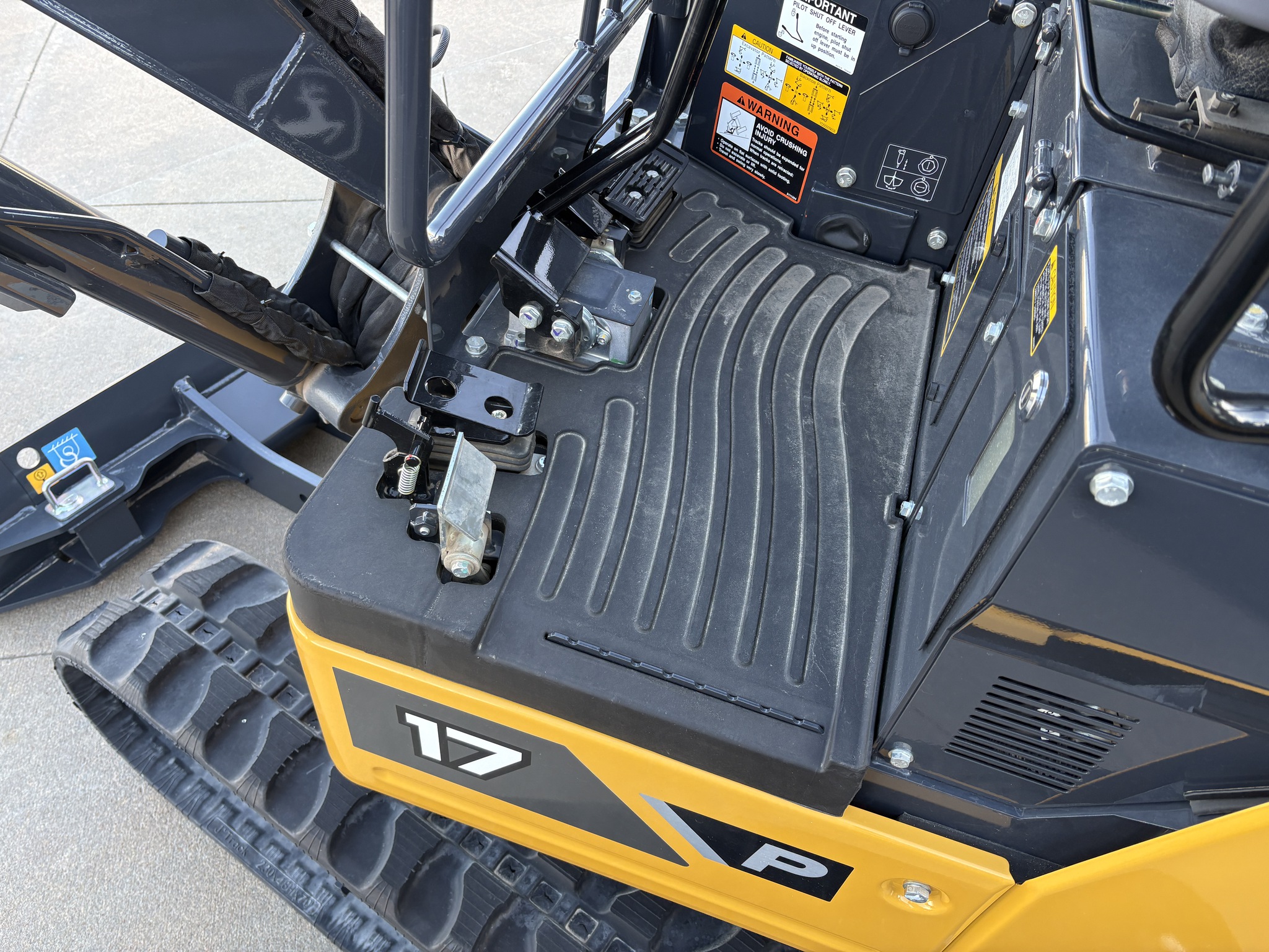 2025 John Deere 17 P Image 4