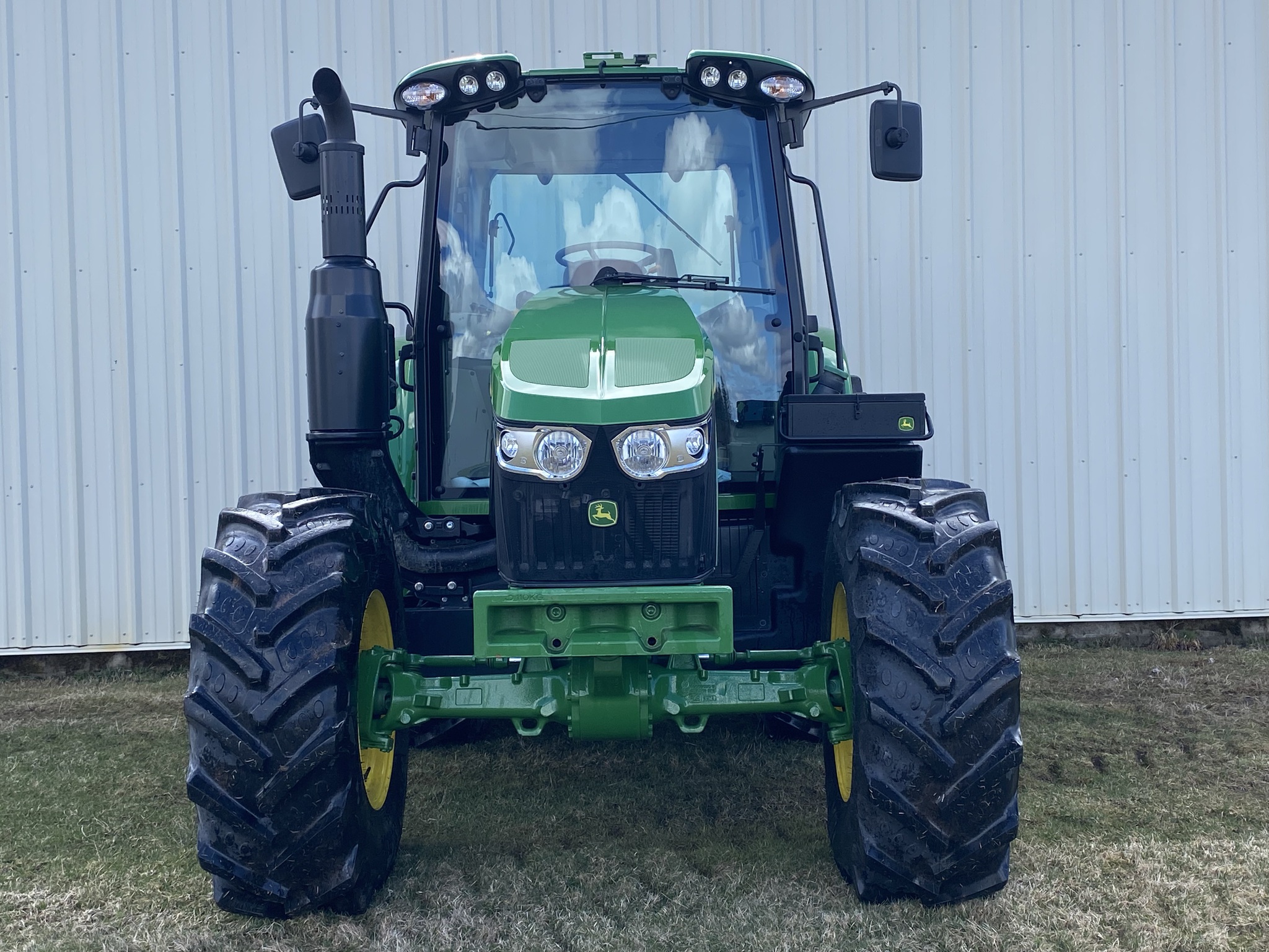2025 John Deere 6120M Image 4