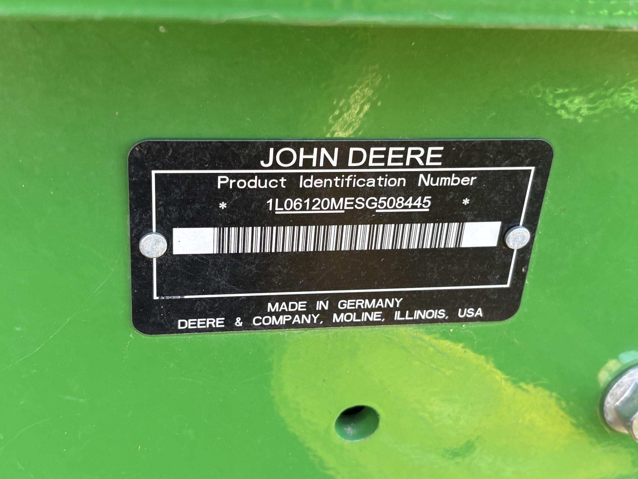 2025 John Deere 6120M Image 30