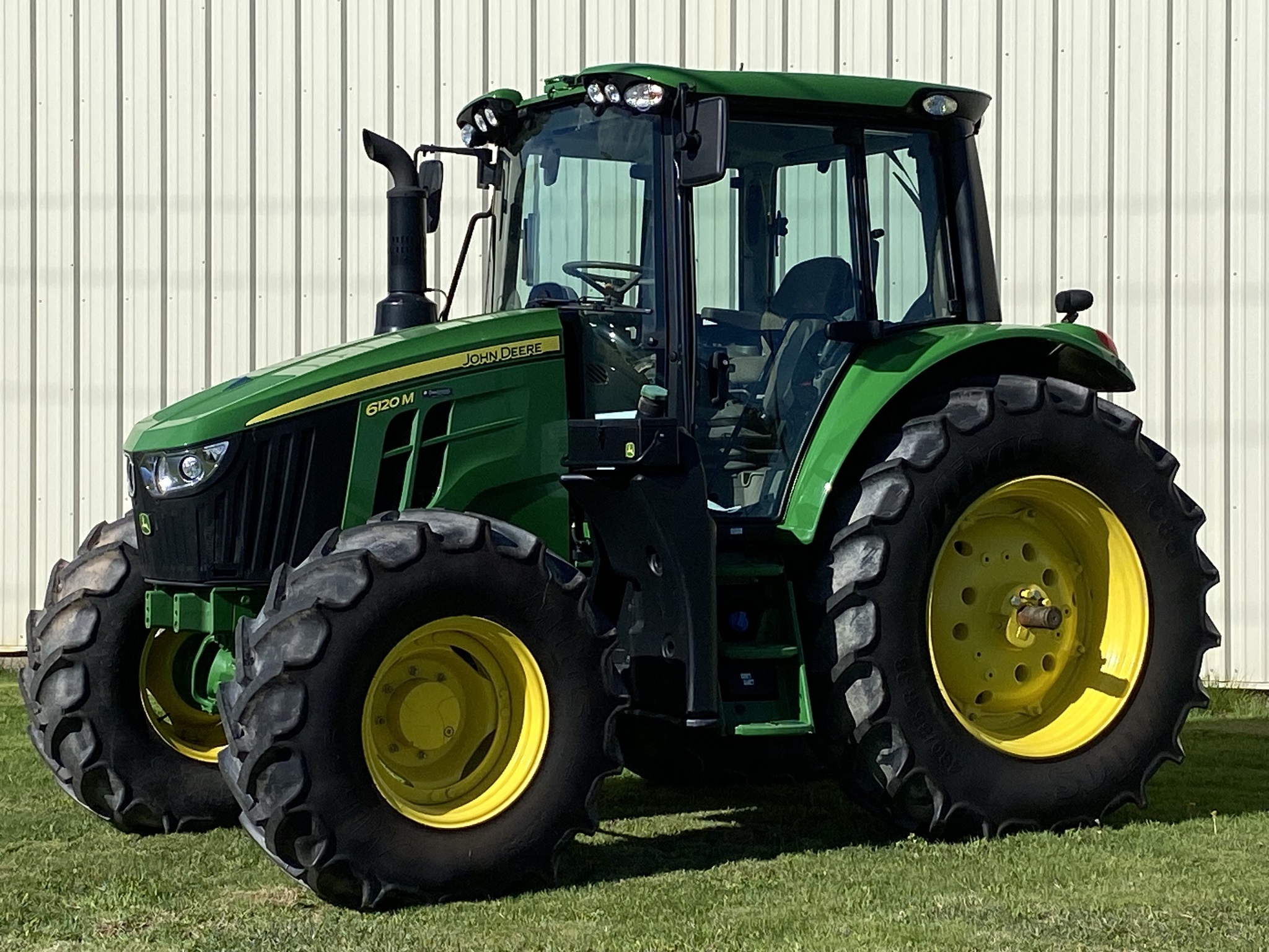 2025 John Deere 6120M Image 10