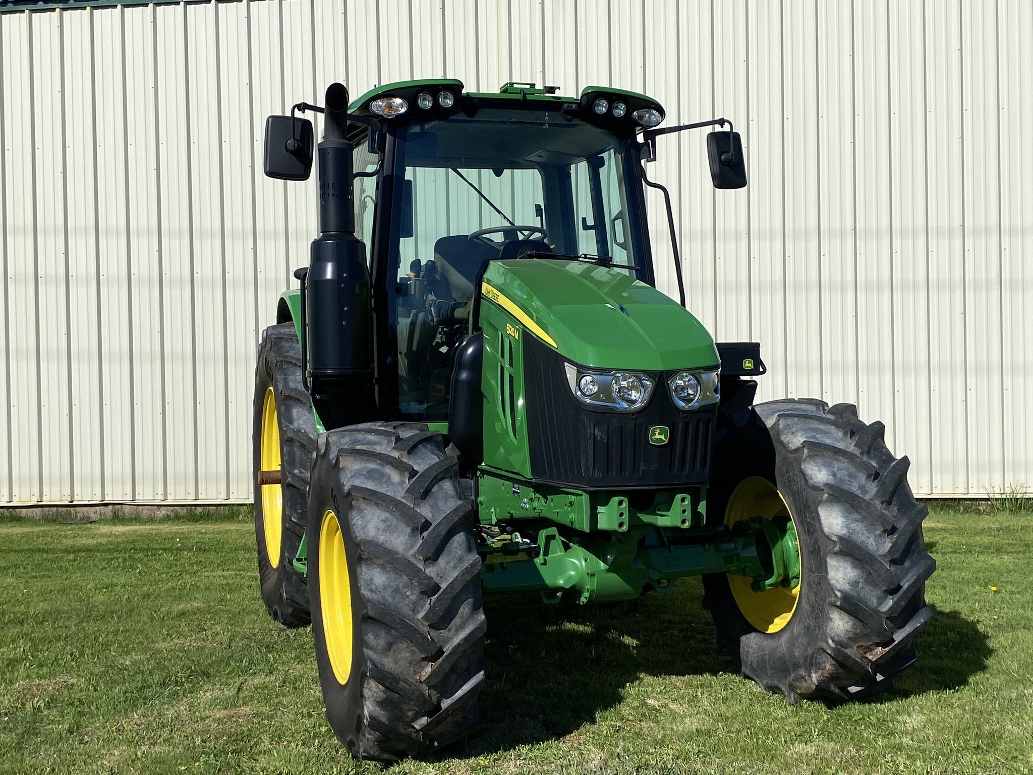 2025 John Deere 6120M Image 1