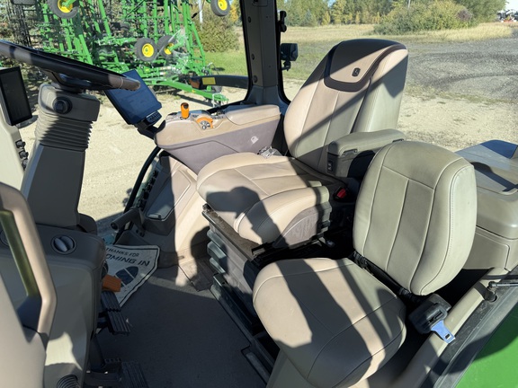 2025 John Deere 8R 370 - Photo30