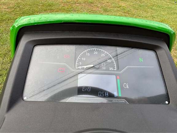 2025 John Deere 1023E-8