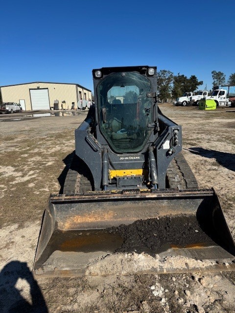 2023 John Deere 325G Image 9