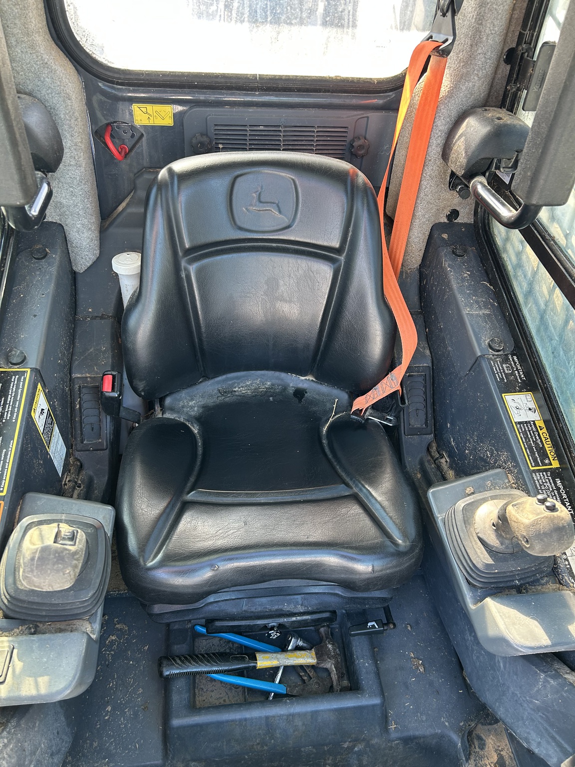 2019 John Deere 320G Image 9