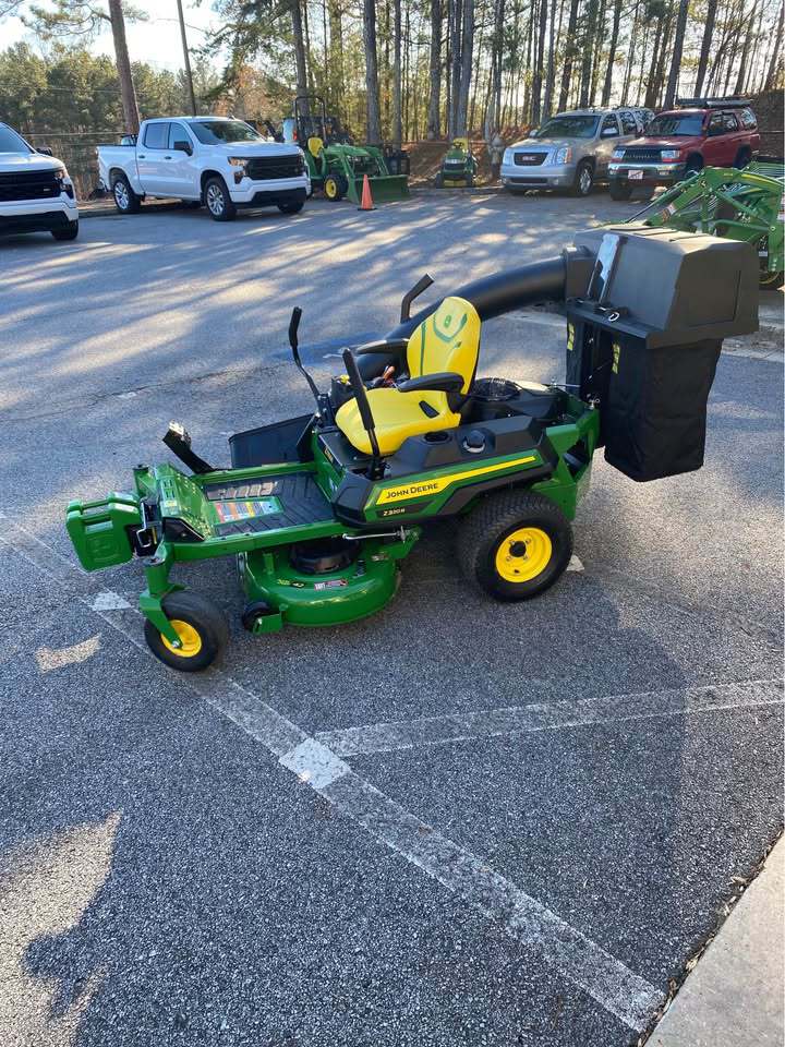 2025 John Deere Z320 Image 1