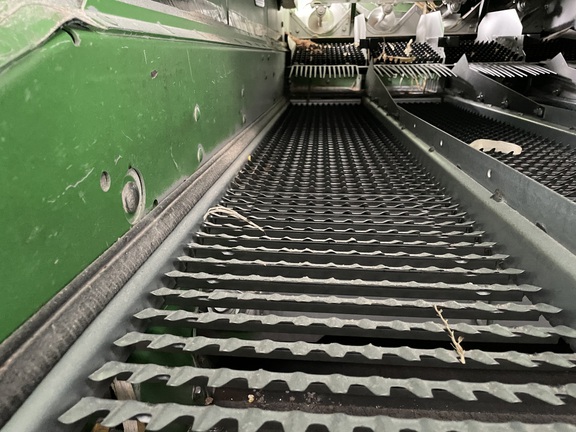2013 John Deere S670 (22nd thumbnail)