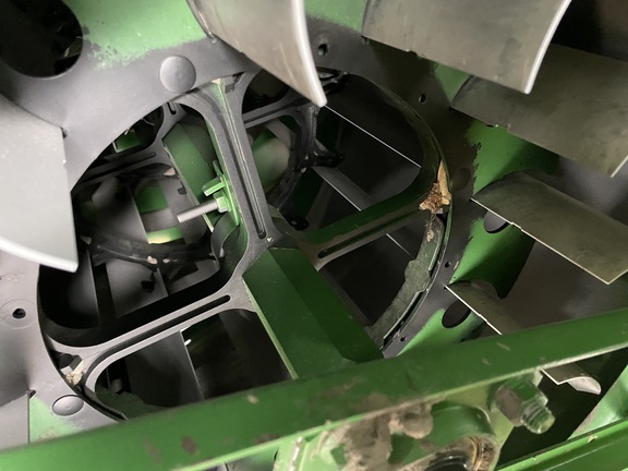 2013 John Deere S670 (15th thumbnail)