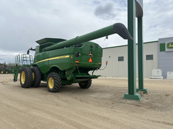 2013 John Deere S670 (3rd thumbnail)
