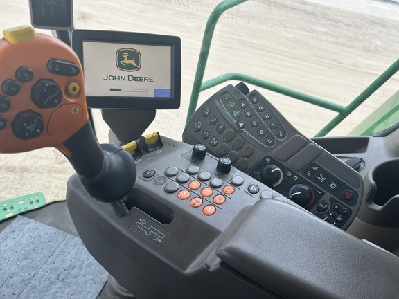 2013 John Deere S670 (34th thumbnail)