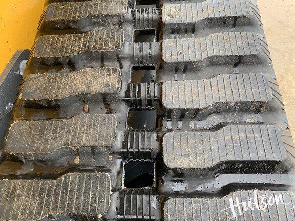 Photo of 2025 John Deere 335 P