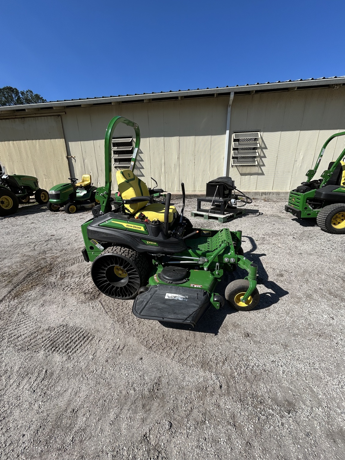 2024 John Deere Z930M Image 3