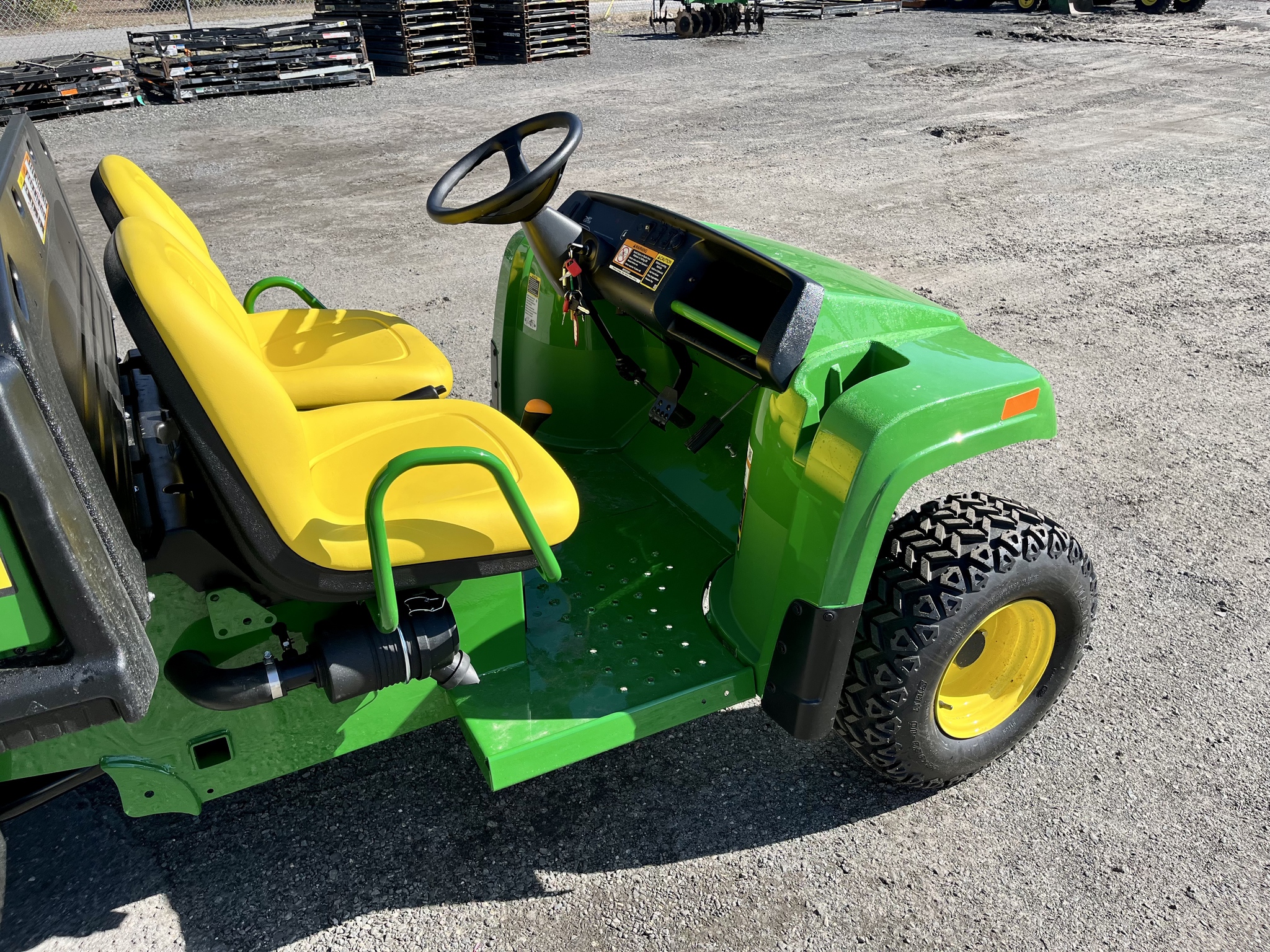 2026 John Deere 4X2 GATOR Image 5