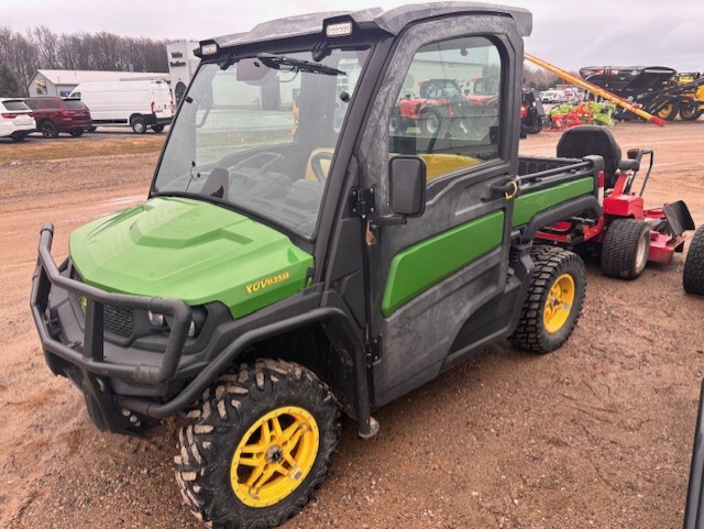 2020 John Deere XUV835M HVAC Cab Image 1