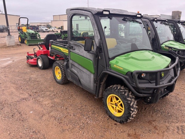2020 John Deere XUV835M HVAC Cab Image 2