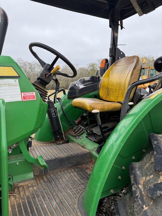 2020 John Deere 5075E Photo 4