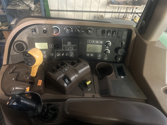 Used 2009 John Deere 7830 Row Crop Tractors at Horizon Ag & Turf in Edmonton West, AB - Photo4