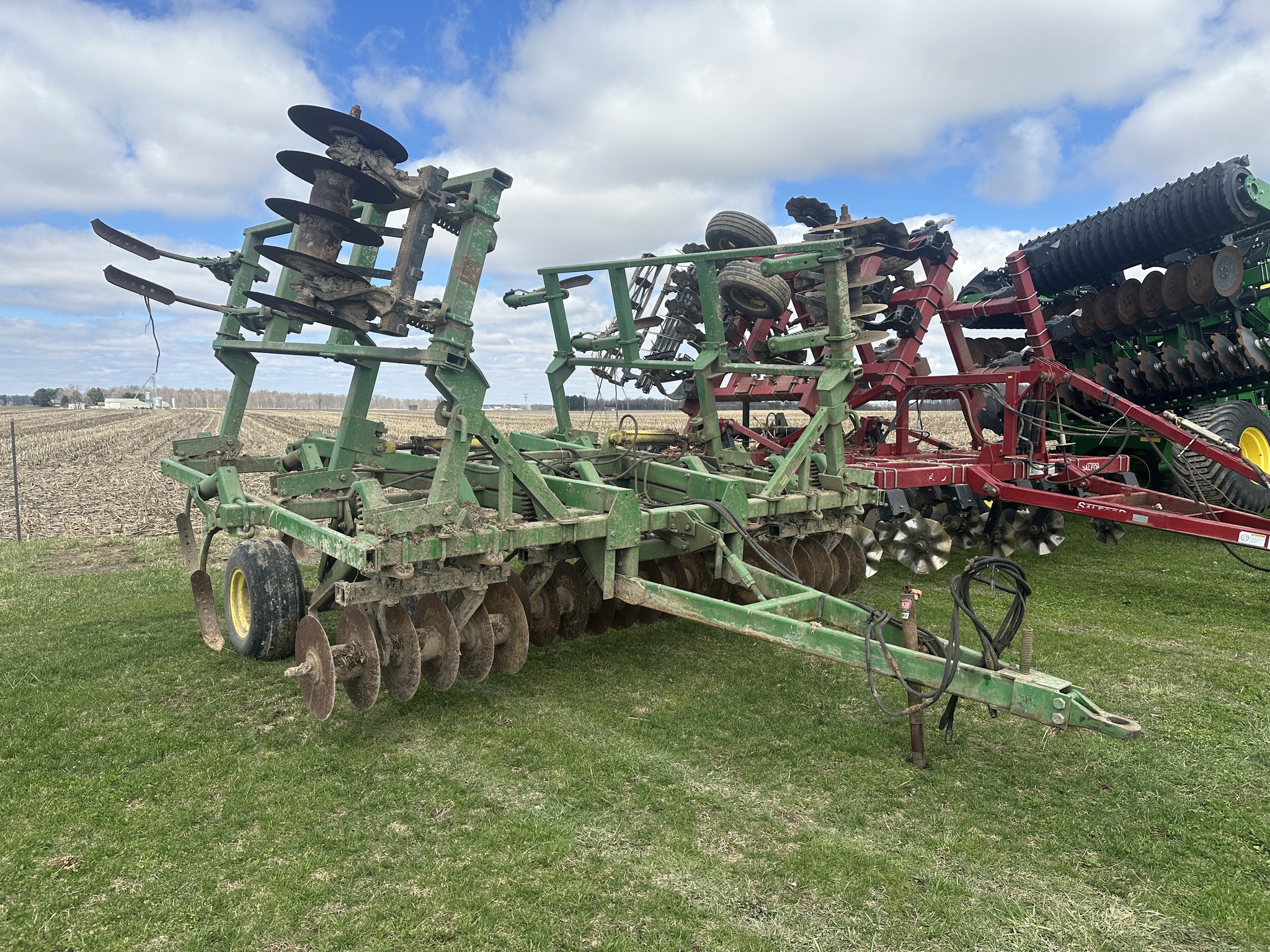 1984 John Deere 712 Image 1