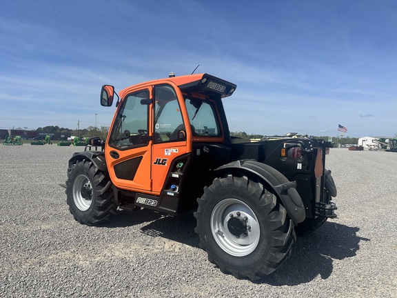 2025 JLG AG823