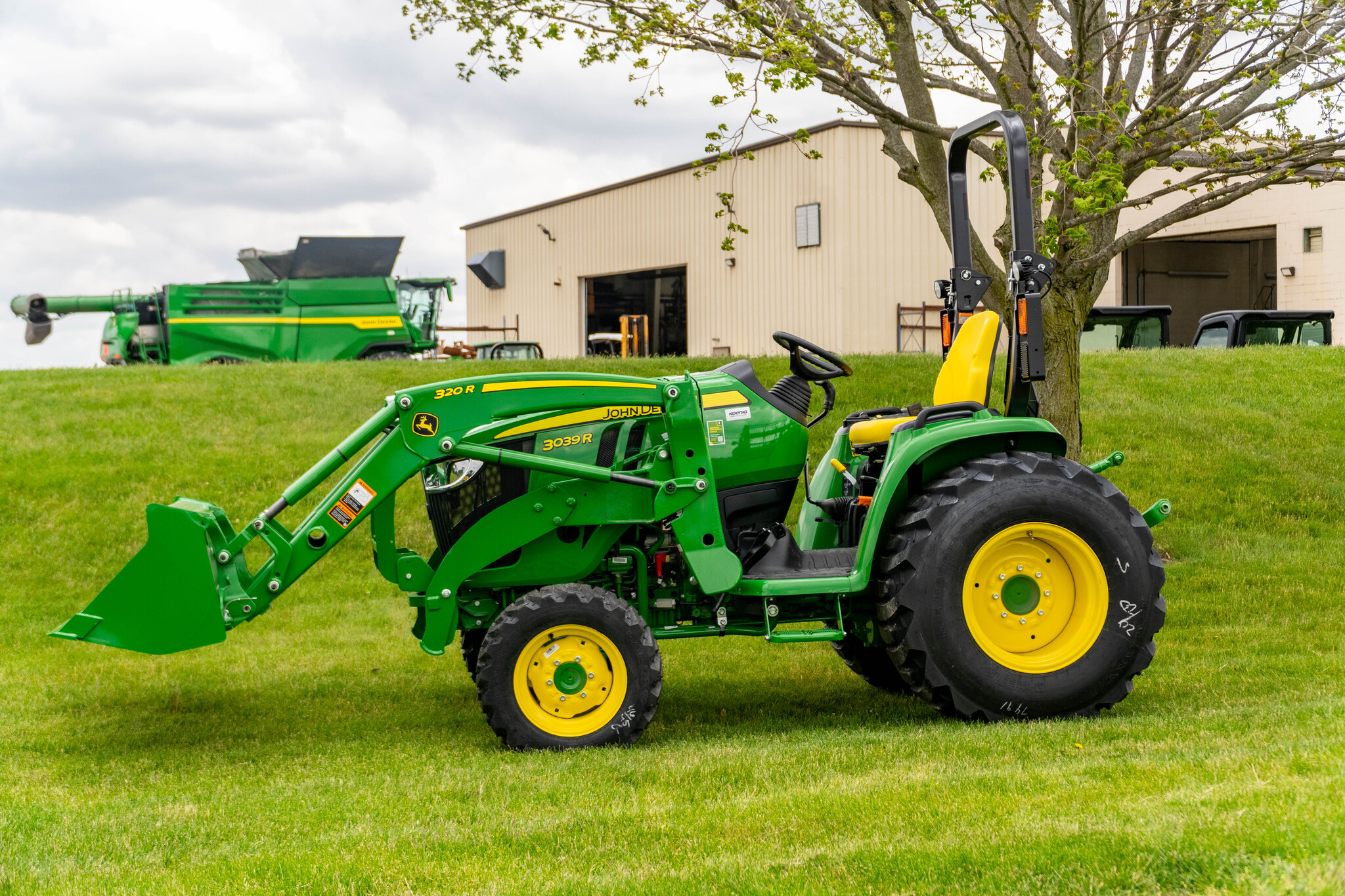 New In-Stock 2026 John Deere 3039R Compact Utility Tractors at Koenig Equipment in Bloomington, IN - PhotoXL3