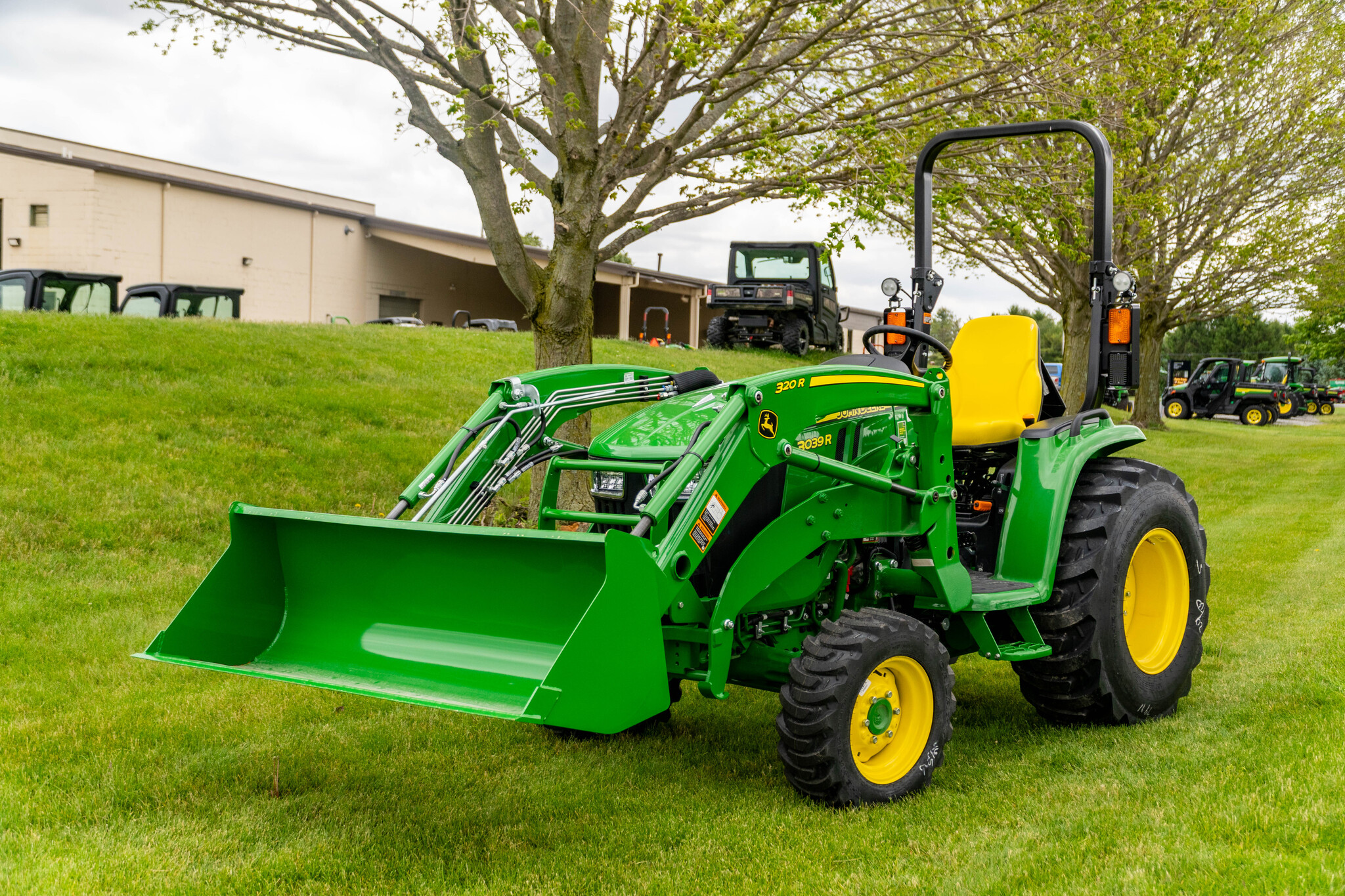 New In-Stock 2026 John Deere 3039R Compact Utility Tractors at Koenig Equipment in Bloomington, IN - PhotoXL2
