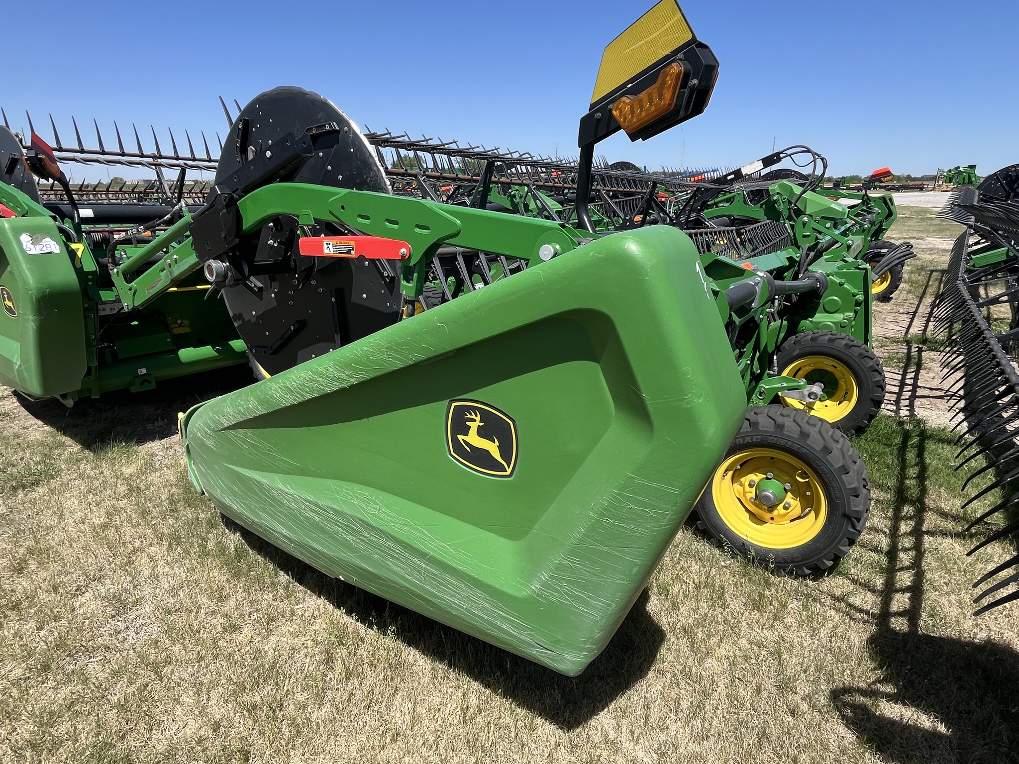 2024 John Deere HD35R Image 4