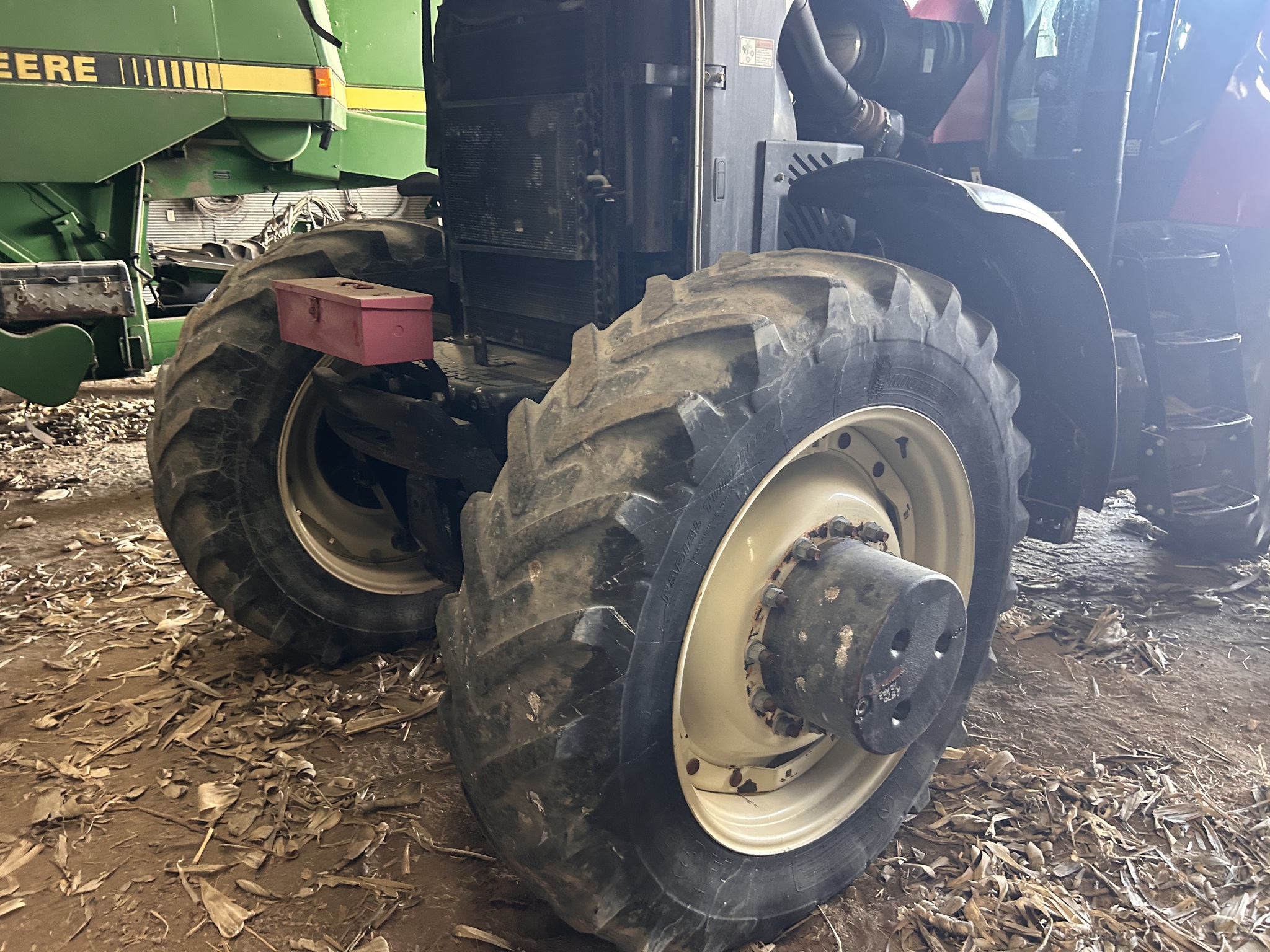 2012 Versatile 305 MFWD Image 4