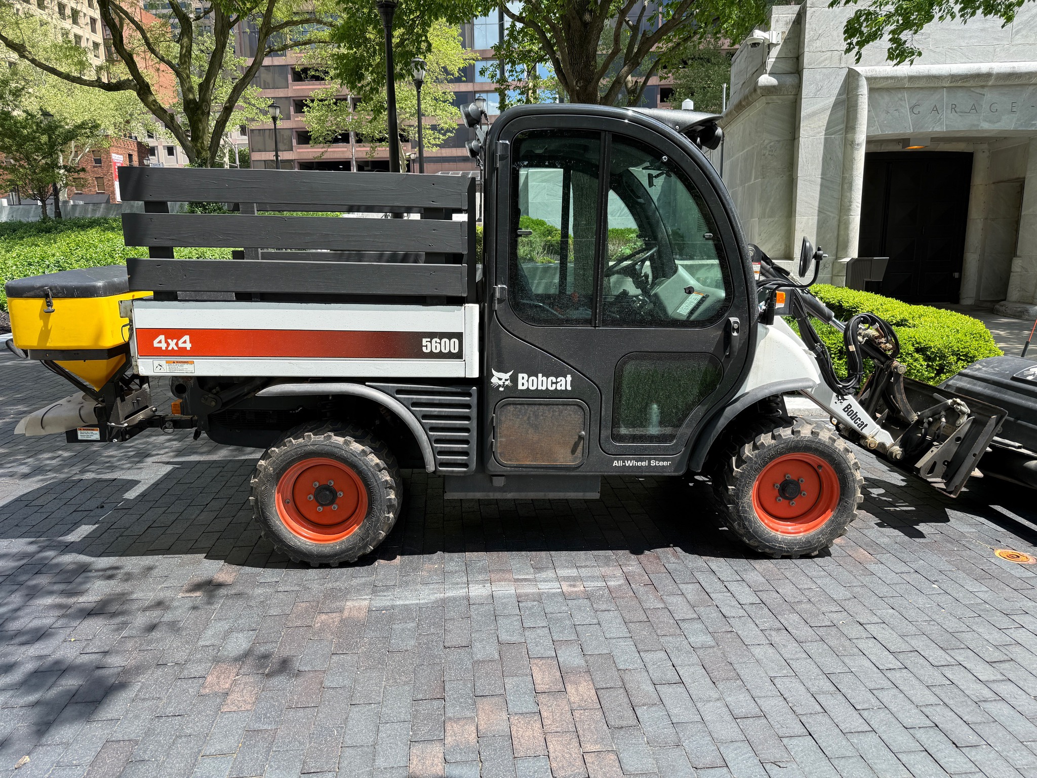 Used 2010 Bobcat 5600 TOOL CAT ATVs & Gators at Koenig Equipment in Urbana, OH - PhotoXL2